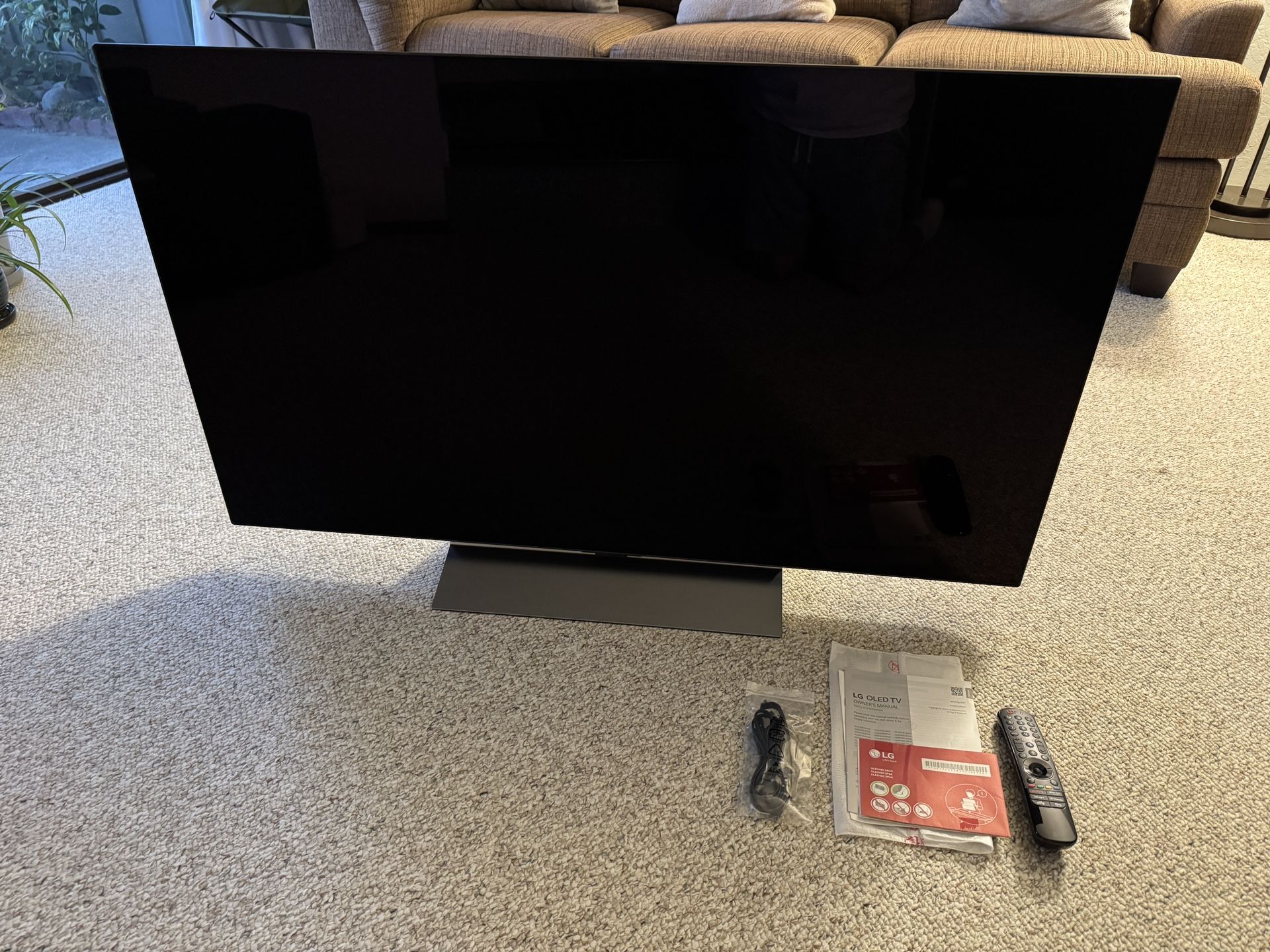 LG C3 48" 4K OLED TV 120 Hz Great For Gaming LIKE NEW!!