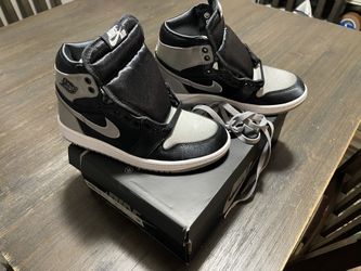Nikes Black & Silver