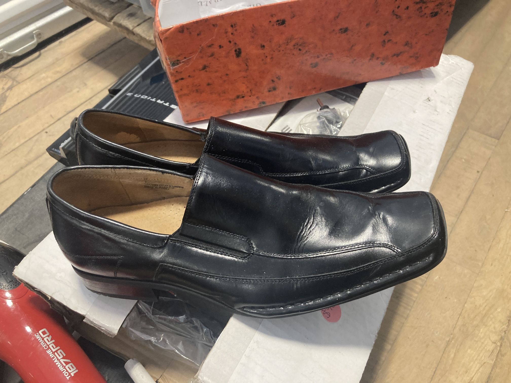 Men’s Size 9 Dress Shoes