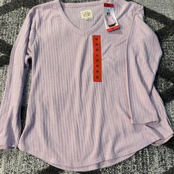 New Women’s Shirt Medium 