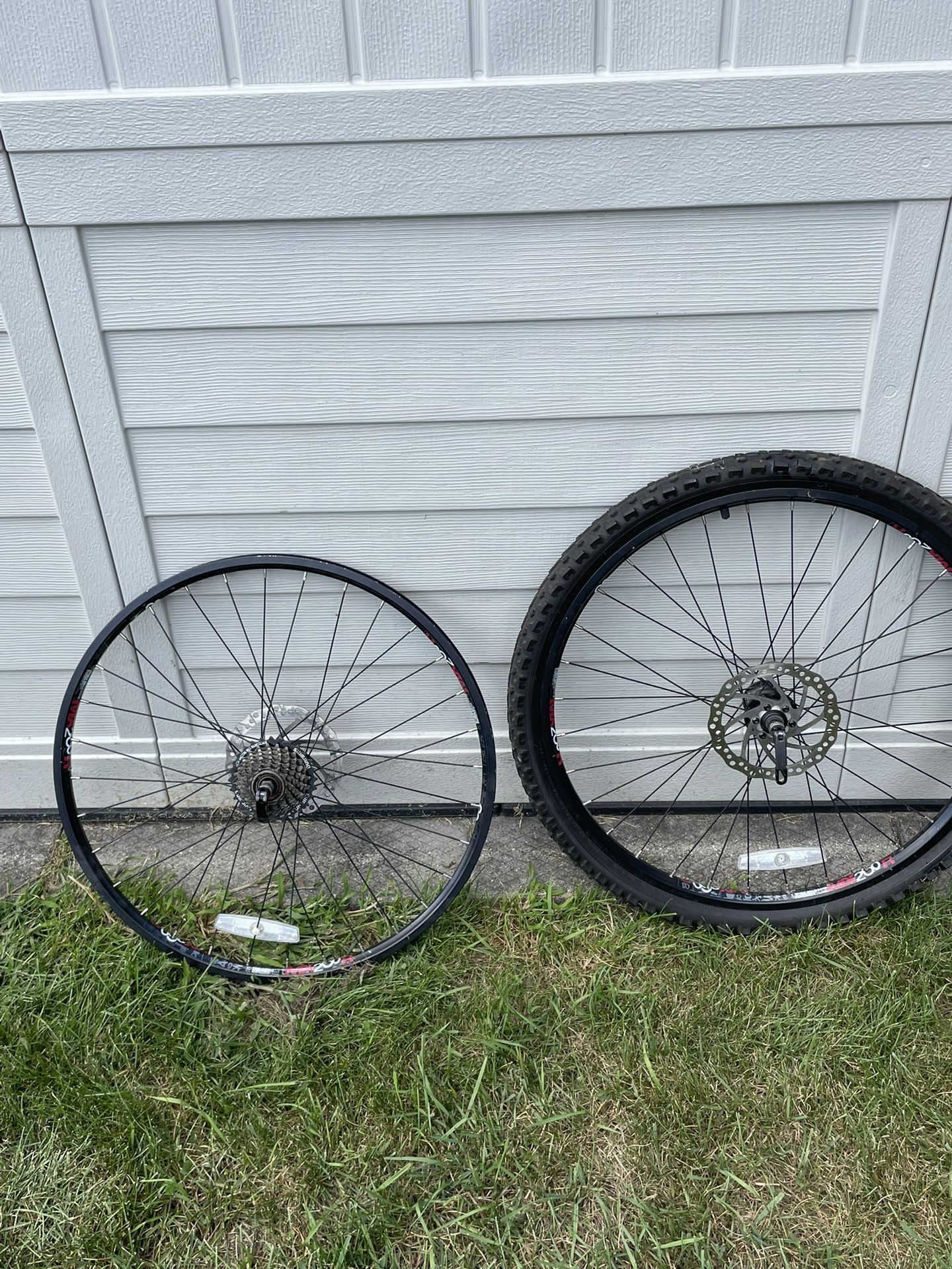 Mountain Bike Rims 26 Inch And Three Tires