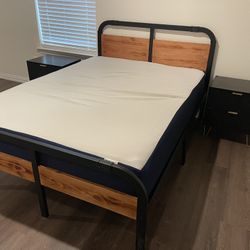 Bed with Mattress And Nightstands 