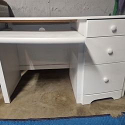 White Computer Desk