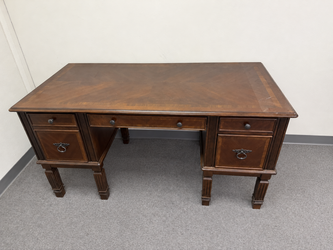 Traditional Brown Executive Desk with Drawers 60 x 30