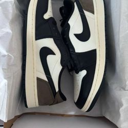Jordan 1 OG Low Mocha Size 10
