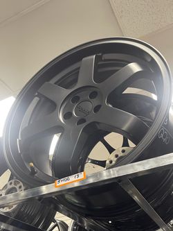 TIRED OF RIDING ON BORING FACTORY WHEELS? 18" 5-LUG RIMS (5X108) βVehicle Fitment: Give your Ford Mustang, Edge, Explorer, Volvo XC60/S90, or Land Rov