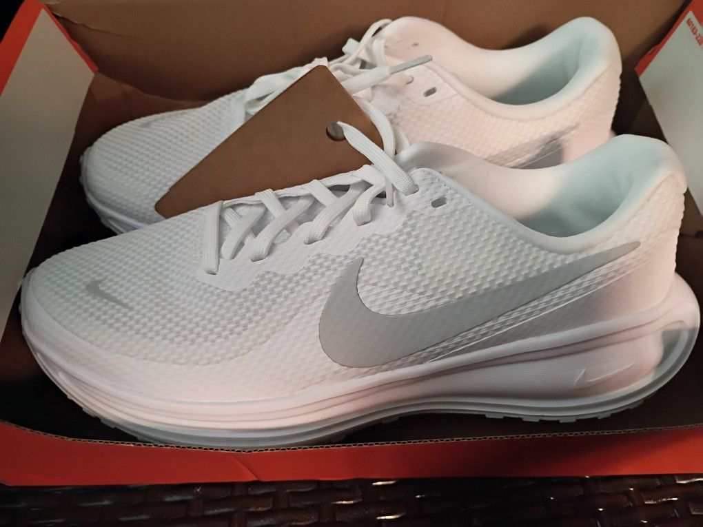 Nike Running Shoes M7.5/W9