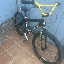 Black/yellow SE Block Flyer 26