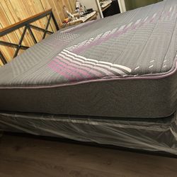 King Jamison Mattress And Box Spring