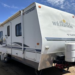 2006 Fleetwood Wilderness Travel Trailer