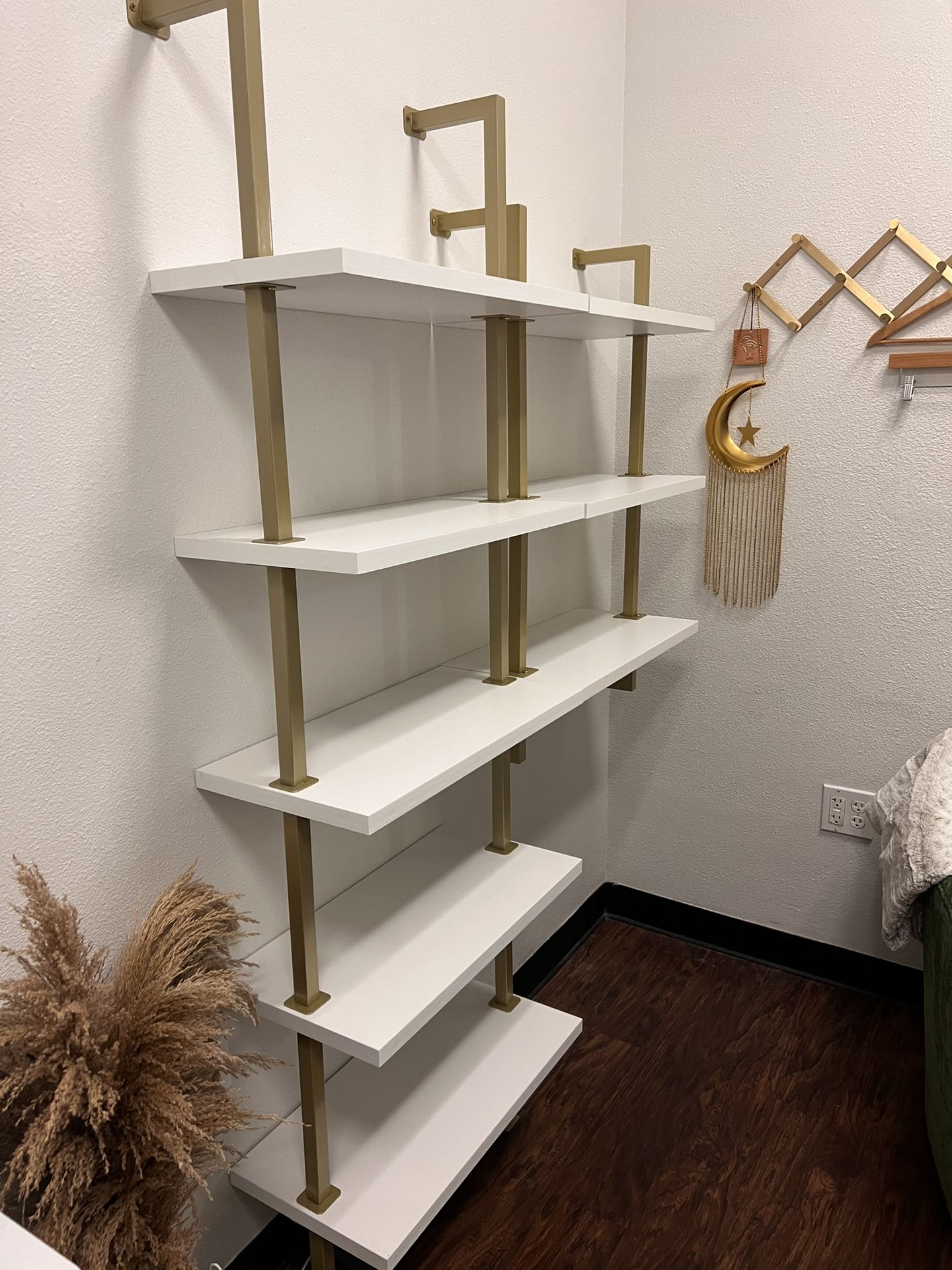 Wall-mounted Book Shelves