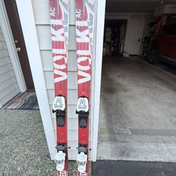 $80 Völkl Unlimited AC 140cm Skis
