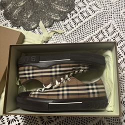 Burberry Sneakers