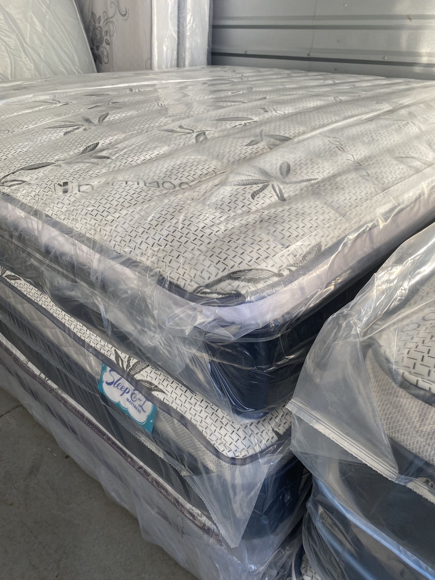 Still In Factory Wrapper Eastern King Pillow Top Medium Firm Mattress