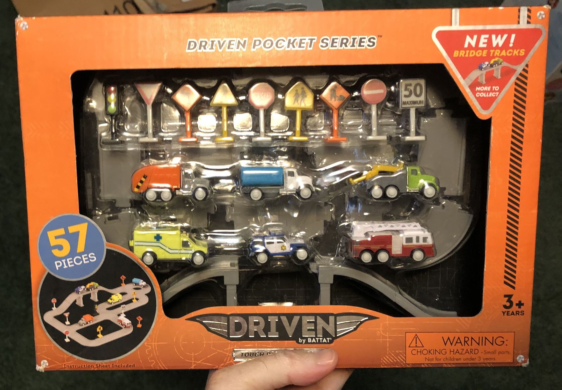 DRIVEN SERIES MINI RACETRACK TOY W TINY VEHICLES/ACCESSORIES NEW