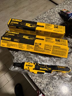 1/4 dewalt ratchet 125$ each one no Ofers