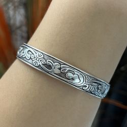 Unisex S925 Silver cuff Bracelet,Silver Cuff bangle bracelet,Chunky bracelet,Silver Cuff bangle bracelet,Cuff bangle,Gift for her him  DETAILS   * Mat