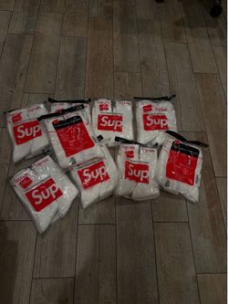 Supreme socks