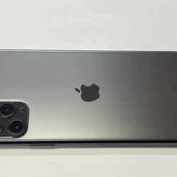 LIKE NEW, EXCELLENT UNLOCKED iPhone 11 PRO MAX 256gb Works With Any Company.   Att, T-Mobile, metro pcs, cricket, Verizon and Overseas.    Charger and