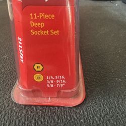 New Snap-on™ 3/8" drive 1/4" thru 7/8" 6-point deep Socket Set 211SFSY Sealed