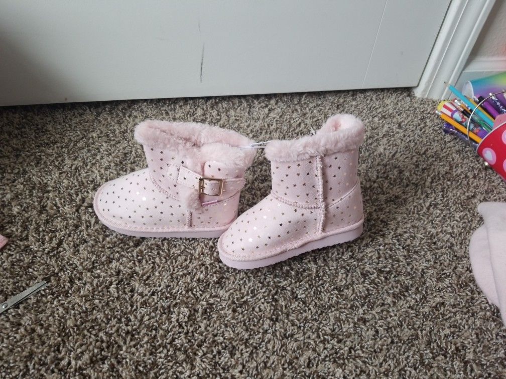 Boots For Toldder girl Size 8 Color Pink New 