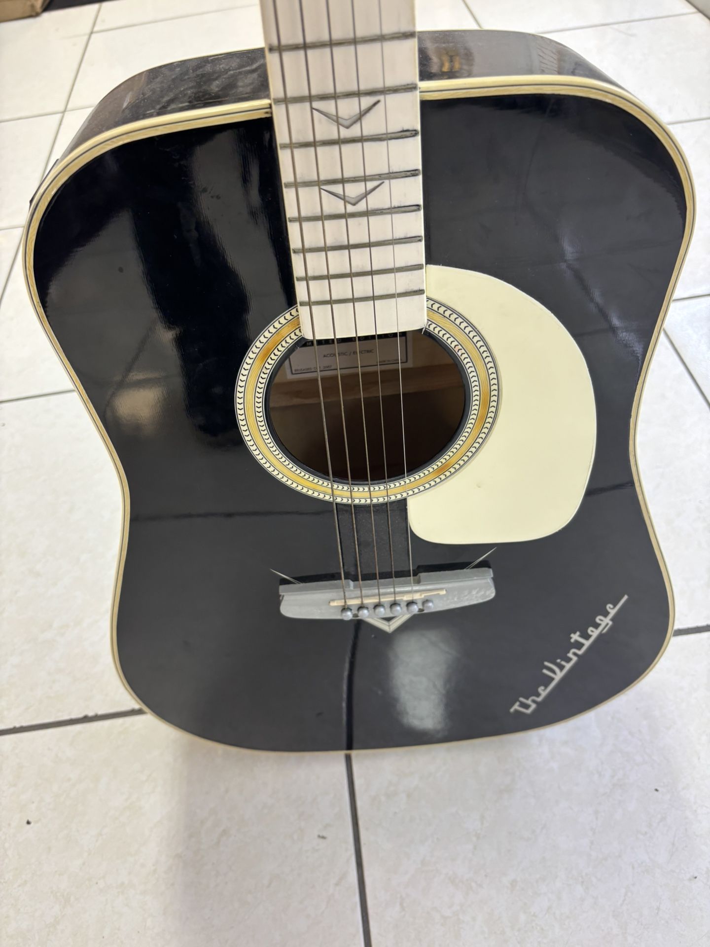 ESTEBAN GUITAR 