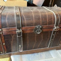 Steamer/pirate Trunk