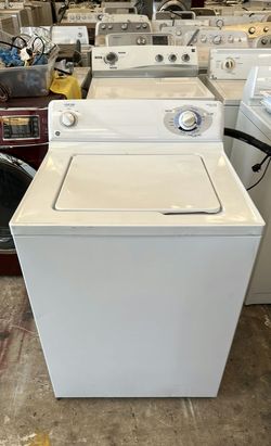 White Kenmore Washer with Agitator, Top Load