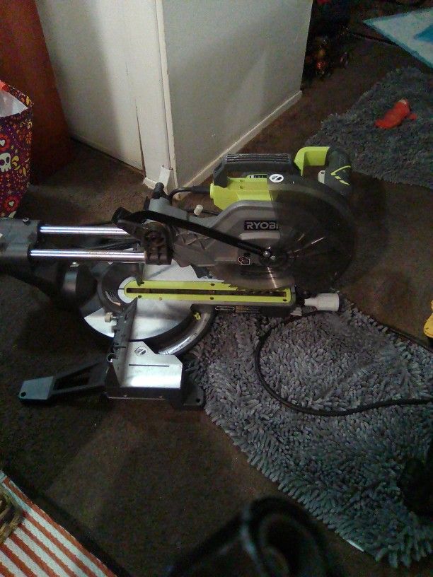 Ryobi Like Miner Saw Sliding Double Beveld 10 Inch 200.00 Cash