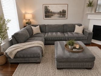 🚚 FREE DELIVERY Gray Sectional Couch with Ottoman 🚚