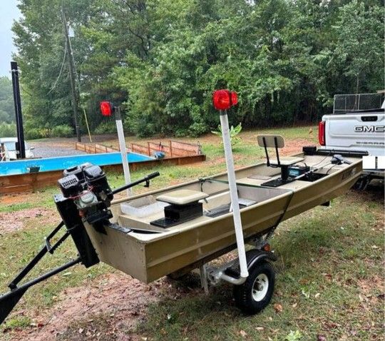 DUCK BOAT