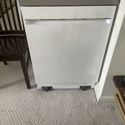 Barely Used 24” GE Portable Dishwasher 
