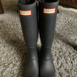Hunter Rain Boots Women’s Sz. 7 Black  Like New 