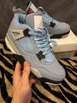 UNC University Blue Jordan 4 Size 9.5 Sneakers