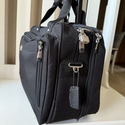 Ricardo beverly hills carry on/laptop bag 17"x14"x9" 