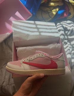 Travis Scott tropical pinks