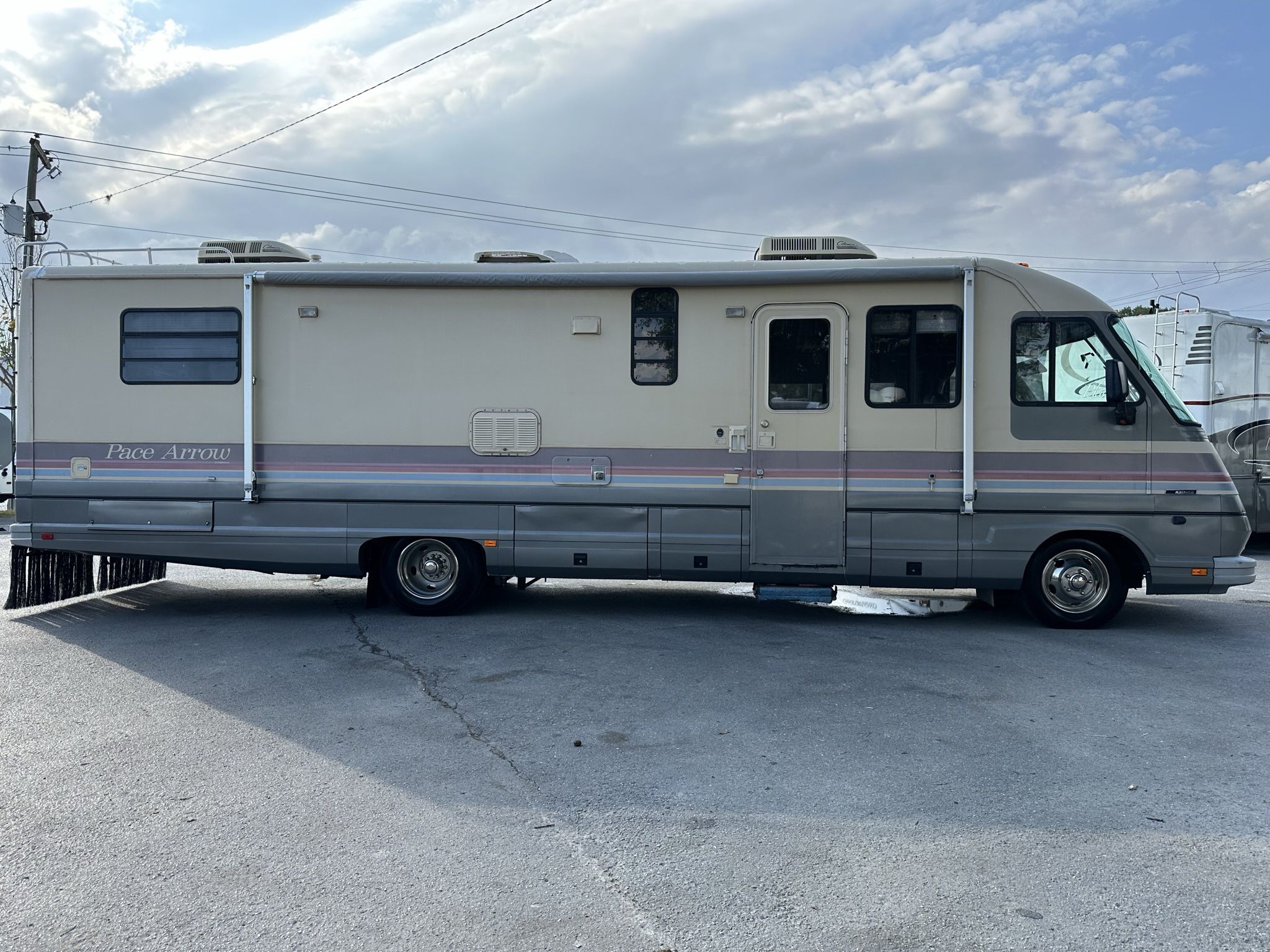 1990 Fleetwood Pace Arrow