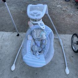 Baby swing 