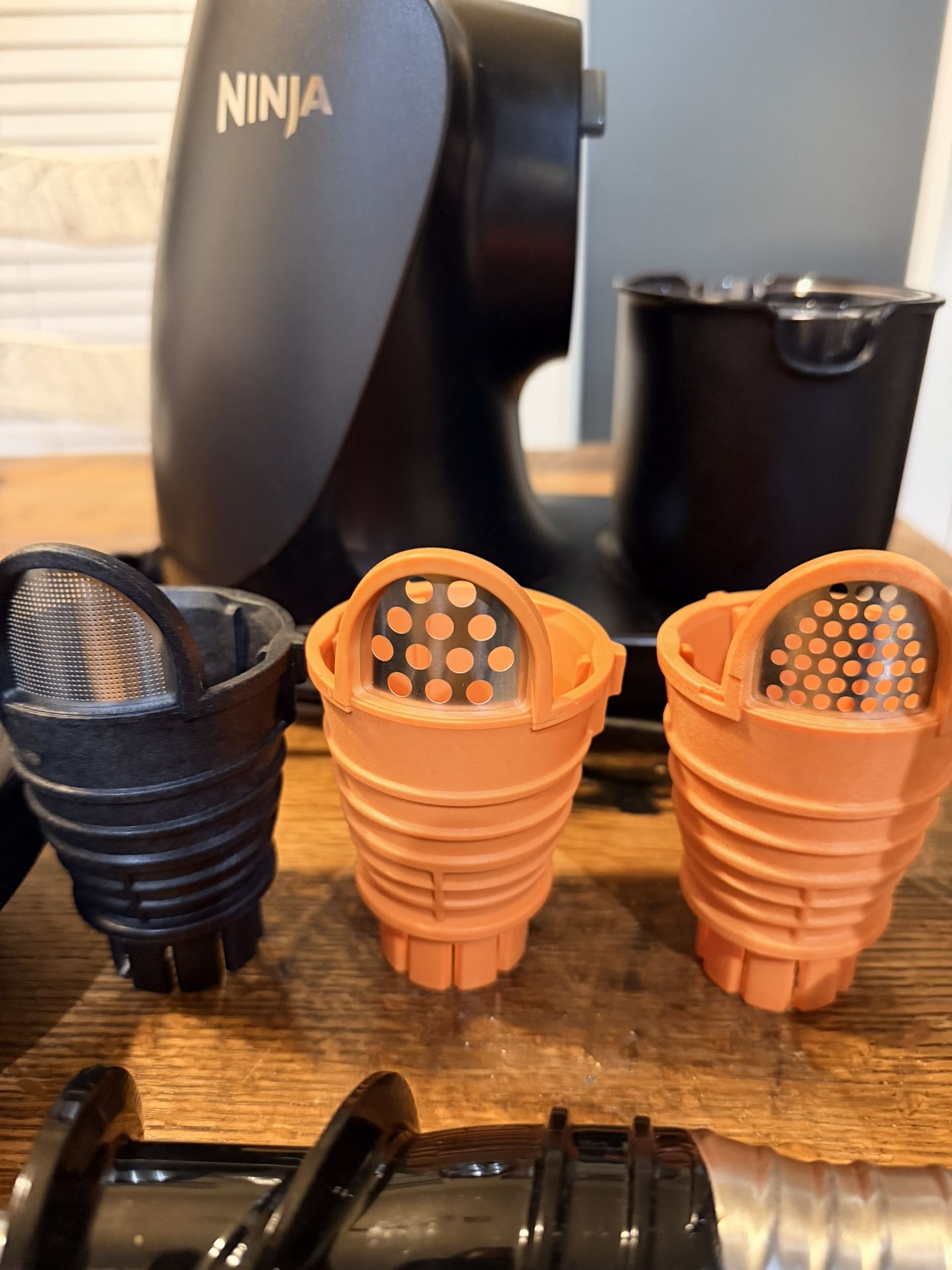 Ninja Cold Press Juicer J101