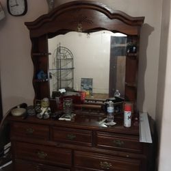 Dresser With Mirror