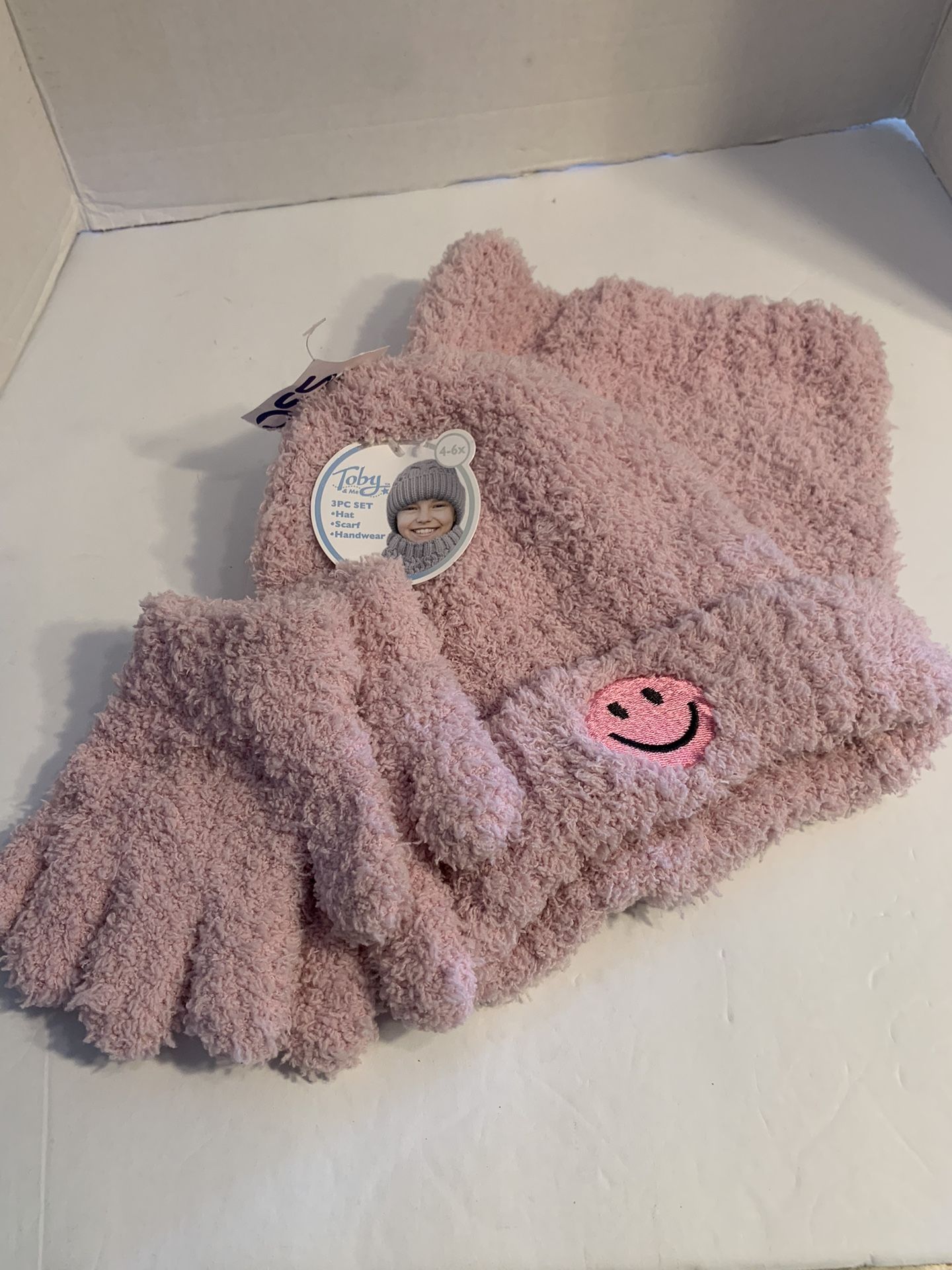 TOBY & ME Girl 3pc Set Hat Scarf Handwear 4-6X Emoji Happy Face Furry Pink New