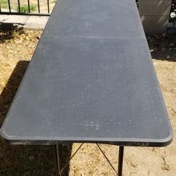 LONG FOLDING TABLE 