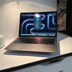 Apple MacBook Air 13” Retina (2018) – Intel i5 – 8GB RAM – Space Gray