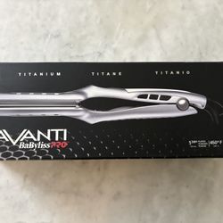 NEW Avanti BabyBliss Flat Iron 