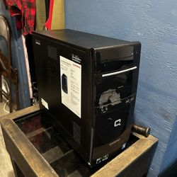 Desktop & Dell Monitor+2 Samsung Monitors