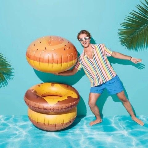 Giant Hamburger π Swimming πββοΈ