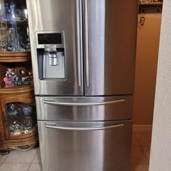 Samsung Refrigerator 4 doors