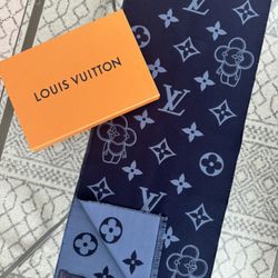 Louis Vuitton Wool Blue Vivienne Monogram Scarf