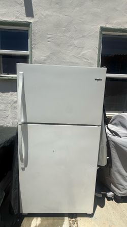 Whirlpool white 20.5 cu. ft. fridge freezer