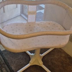 Baby Halo Swivel Bassinet 